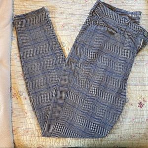 American Eagle size 8 grey plaid pants. Skinny leg and high waisted.